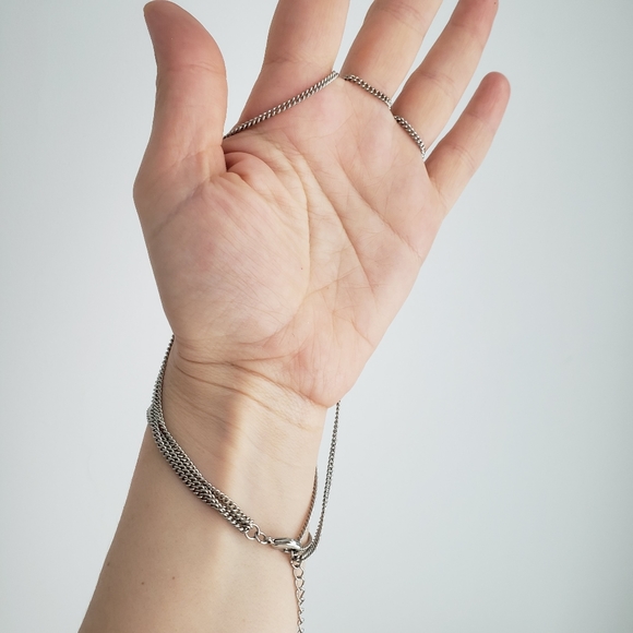 Metallic handlet: hand and finger jewelry - Picture 6 of 6